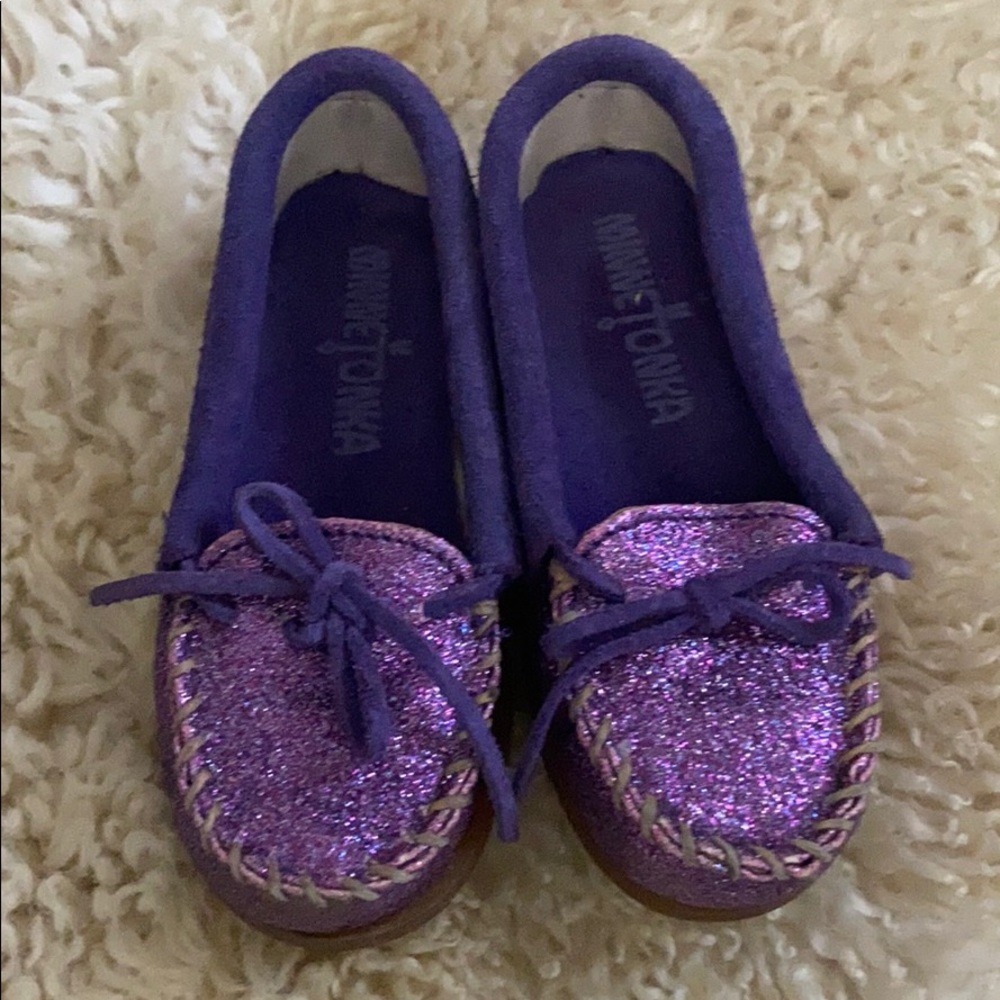 Girls Minnetonka purple slippers